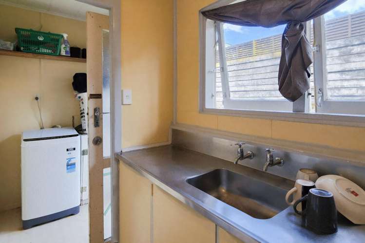 210 West Parkdale Street Tokoroa_18