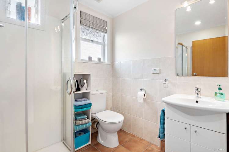 1 Amberley Avenue Te Atatu South_7