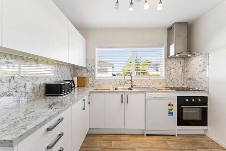 2/3 Quebec Road Milford_1