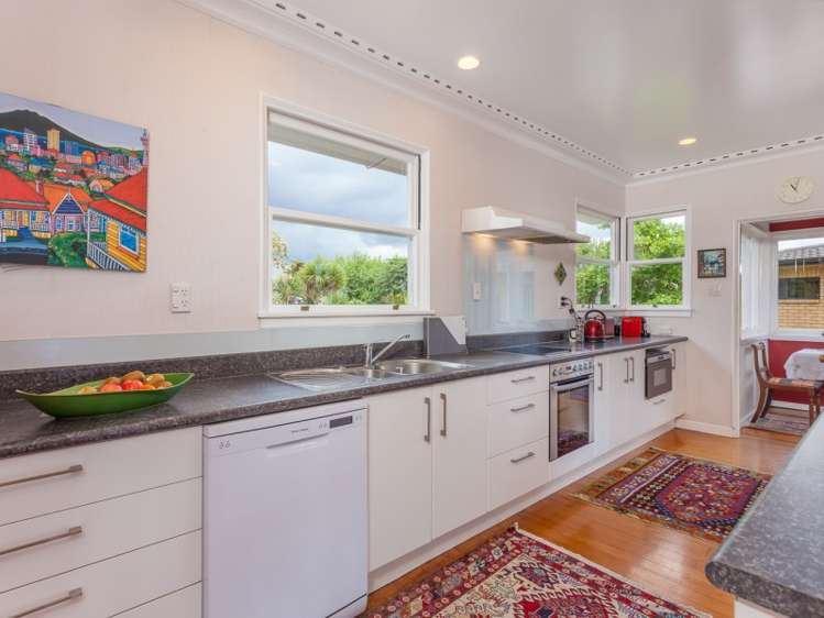 2b Highland Avenue Titirangi_8