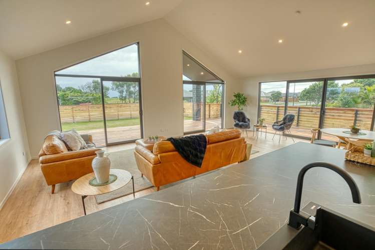 61 Ashley Drive Paroa_7