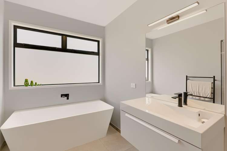 90 King Road Inglewood_19
