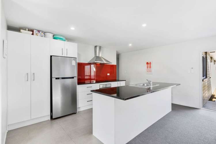 8 Popokatea Drive Takanini_9