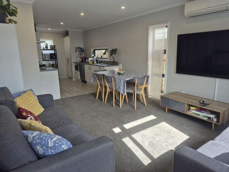 8 Ronalds Way Taita_5