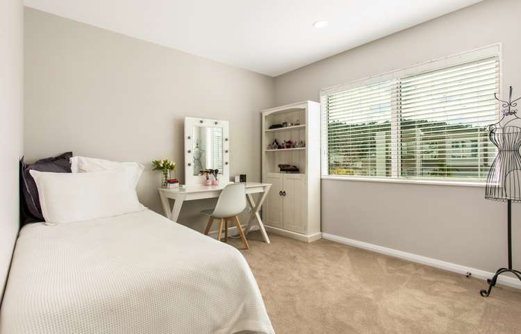 57 Admirals Court Drive Greenhithe_17