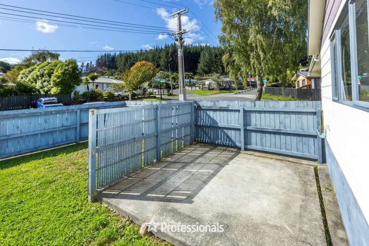 1 Monarch Grove Maoribank_18