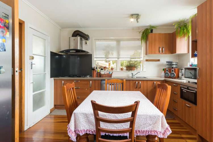 38 Kelkirk Street Kelston_12