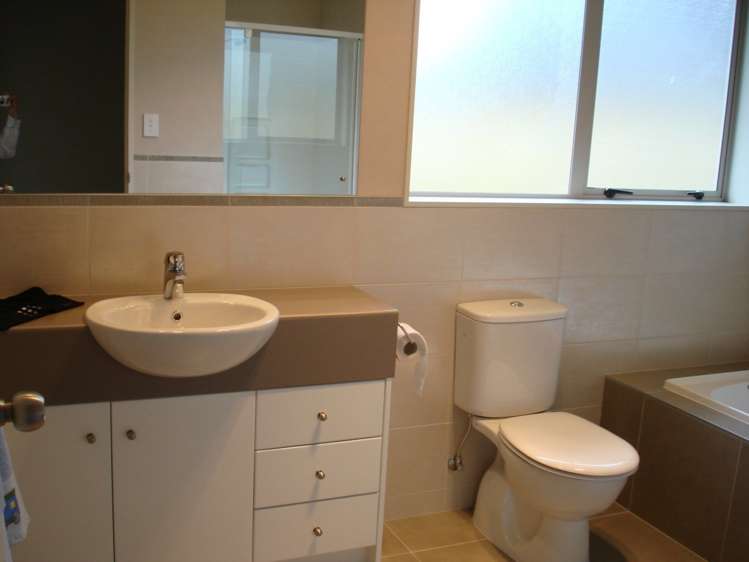 3 Brechin Place Wattle Downs_4