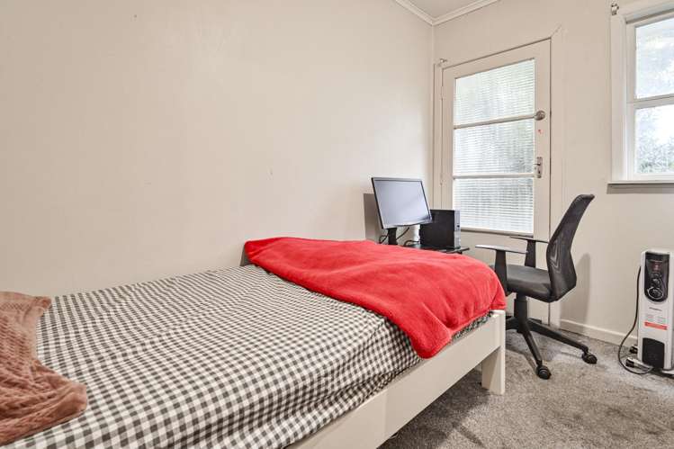 702E Park Road South Akina_8