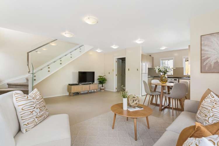 99 Monarch Avenue Hillcrest_13