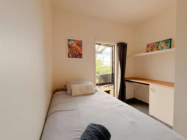 54 Hinekura Avenue 11210_17