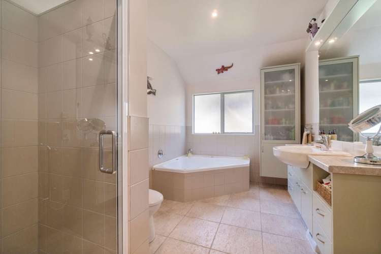5 Onemana Way Te Atatu Peninsula_15