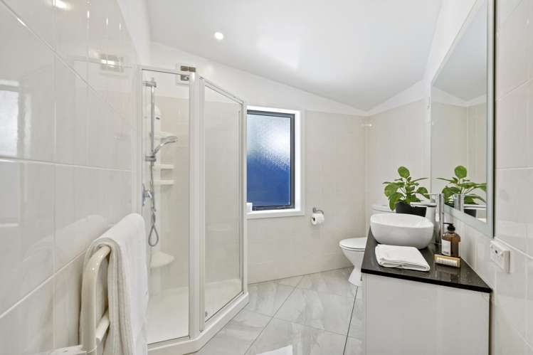 9 Inverell Way Seatoun_17