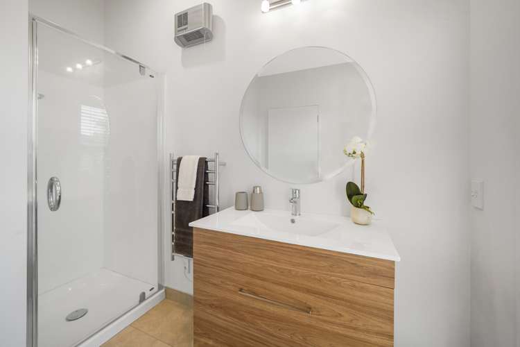 7 Elderwood Lane Edgeware_12