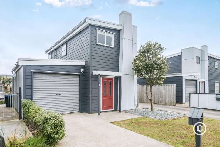 2/14 Tireti Road Titahi Bay_15