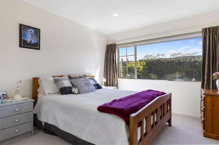 4 Lakeridge Close Rangatira Park_11