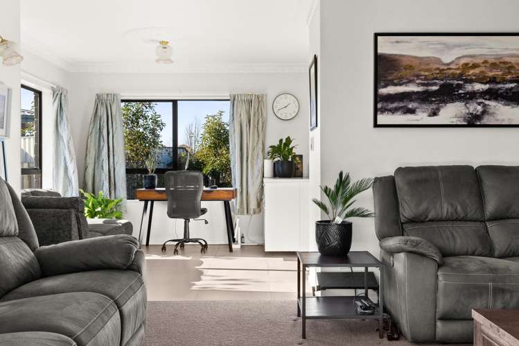 34 Roskilda Crescent Taradale_6
