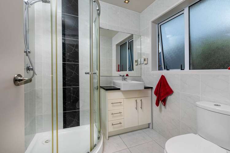 39 Northbrook Close Greenhithe_9