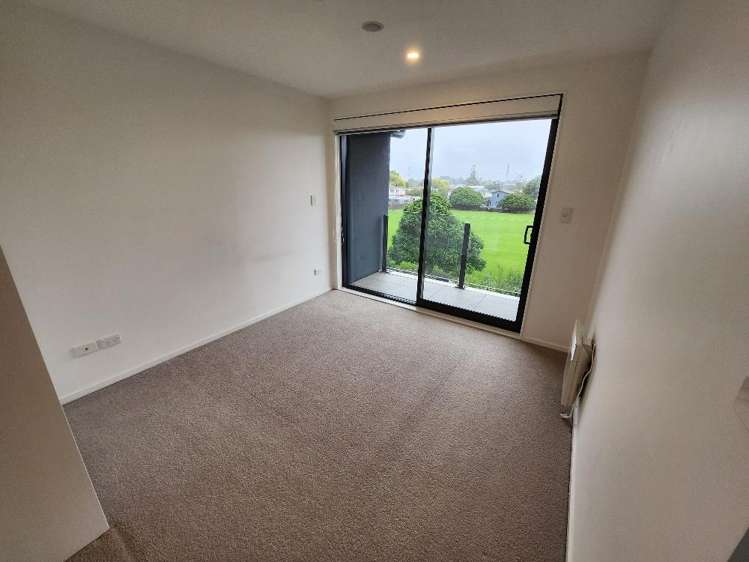 106/8 Thompson Park Rd Mount Wellington_4