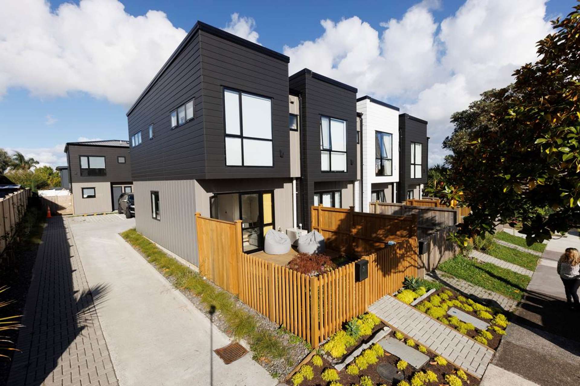 1/77 Glenmore Road Sunnyhills_0