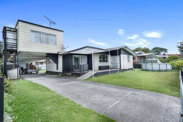 Spacious Family Living Near Waikato River