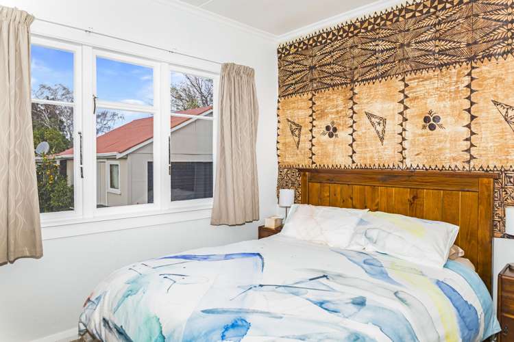 64 Guy Street Dannevirke_11