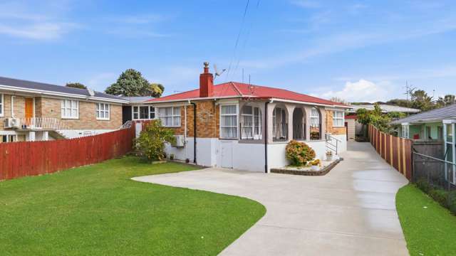 Road Frontage Freehold 865sqm section
