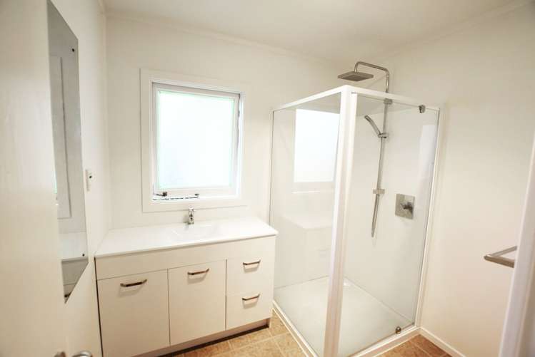 2/5 Eyre Street Henderson_8