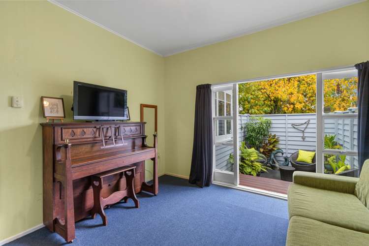 405 Dey Street Hamilton East_10