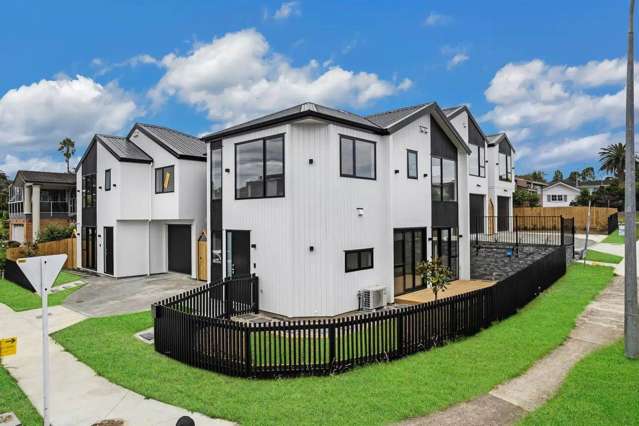 Stylish Corner Home in Sunnyhills