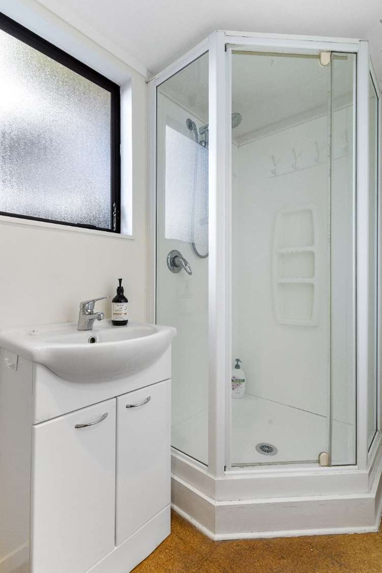 11 Golf Road Epsom_14