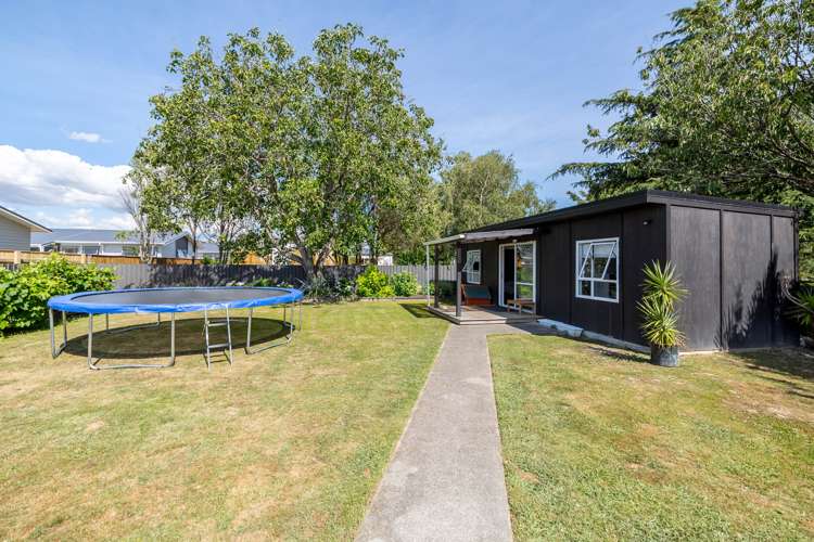 383 High Street South Carterton_10