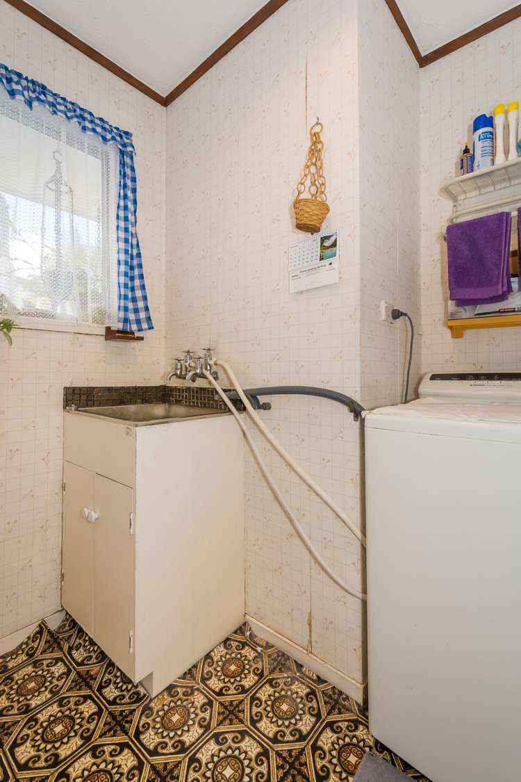 2/5 Mahuta Grove Northcote_12