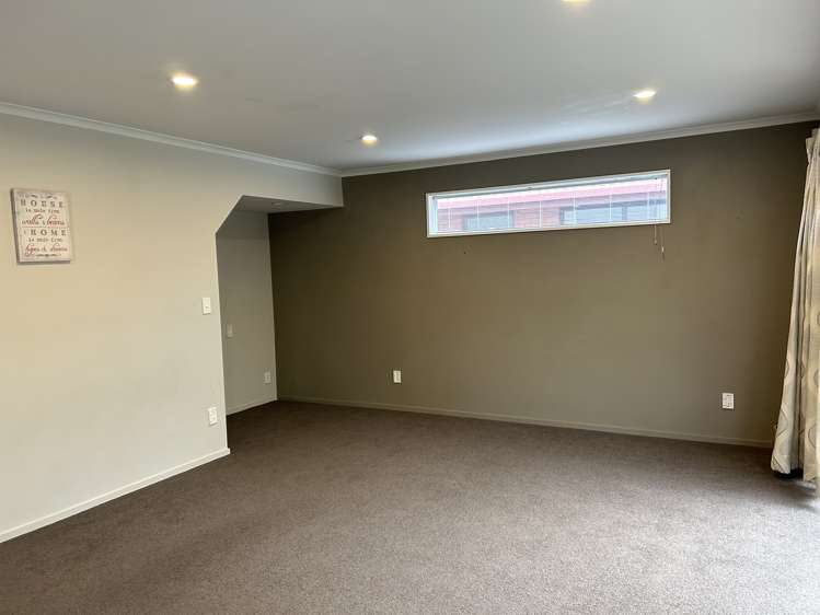 77 Regency Crescent Redwood_7