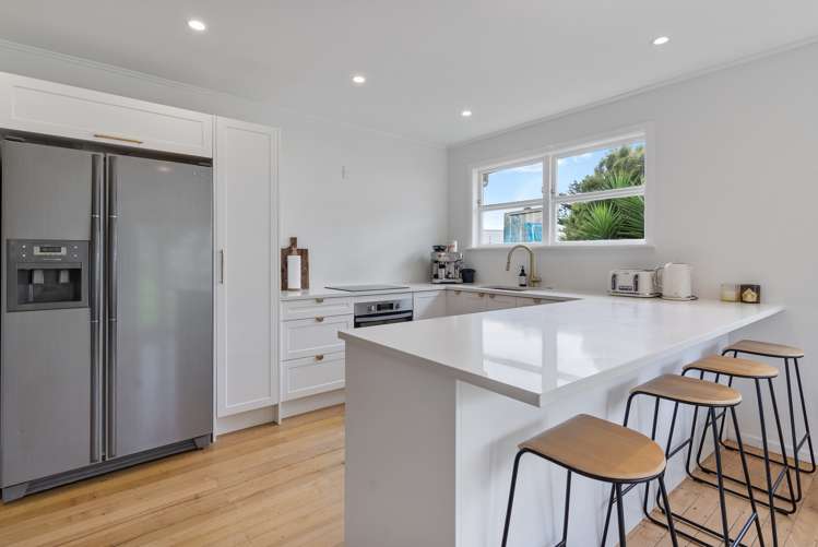 24 Gill Avenue Te Atatu Peninsula_5