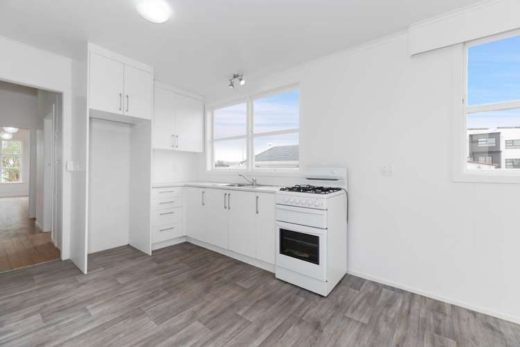 3147 Great North Road New Lynn_8