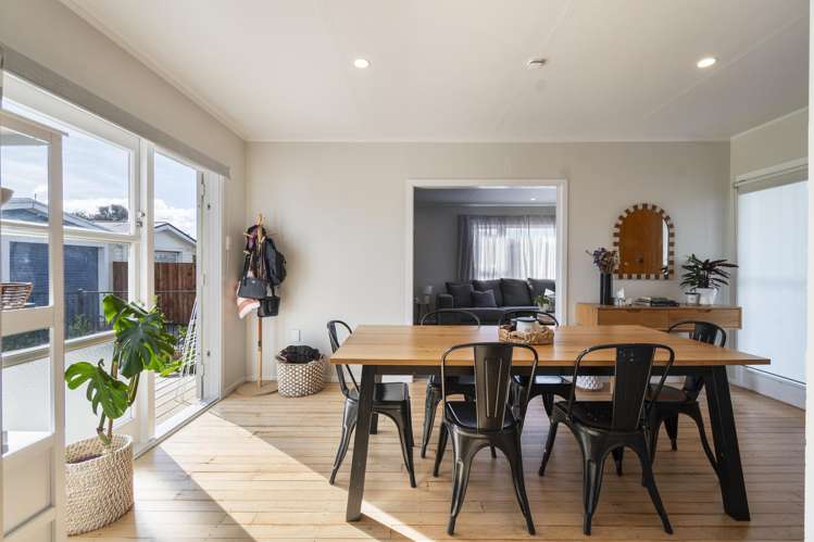 18 Tararua Terrace Cloverlea_11