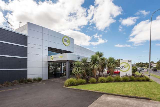 Tenancy B - 28 Constellation Drive Mairangi Bay_1