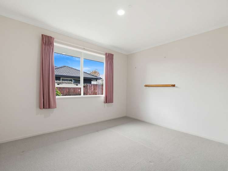 8 Montrose Place Pyes Pa_18