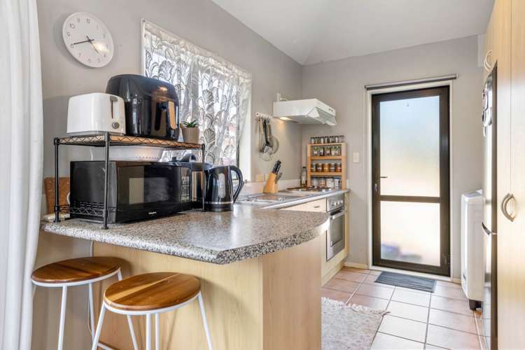 21 Seabrook Avenue New Lynn_11