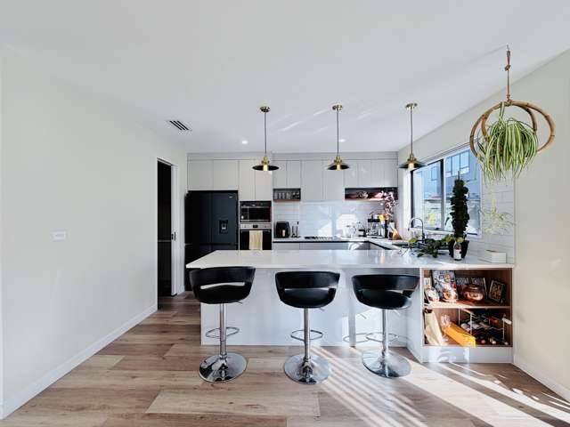 Modern Family Home with Flexible Living Spaces!