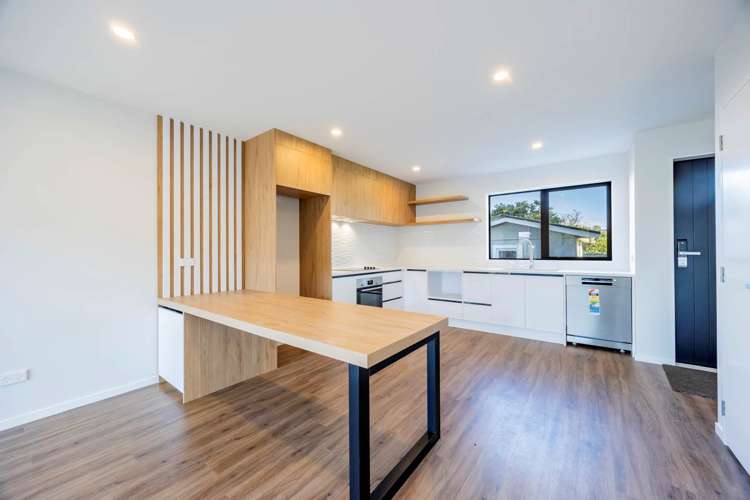 7/21 Peachgrove Road Te Atatu Peninsula_1