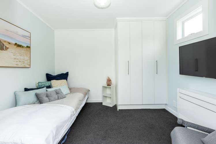 18 Robinson Crescent Tamatea_14