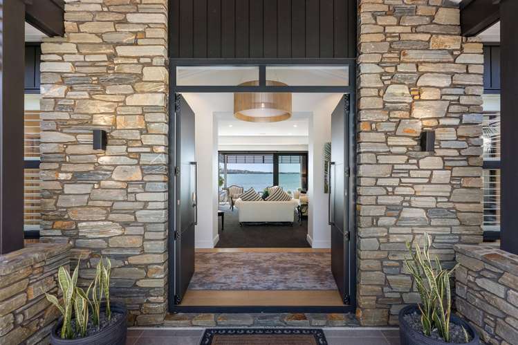 76 Bramley Drive Farm Cove_4