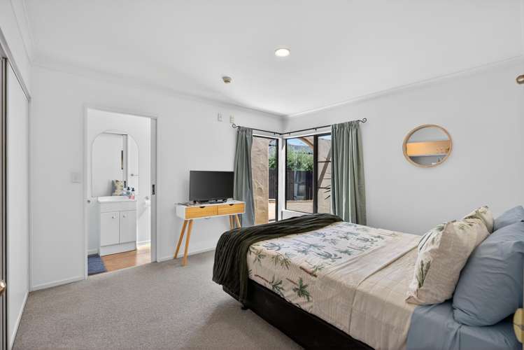 17 Ashdonleigh Grove Stoke_22