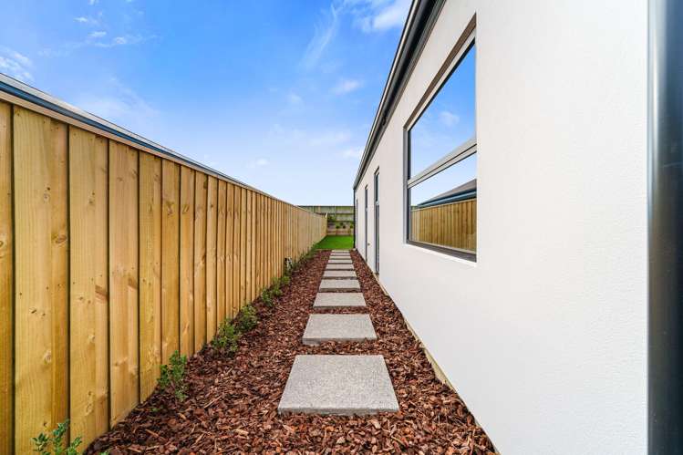22 Greenslade Drive Lincoln_32