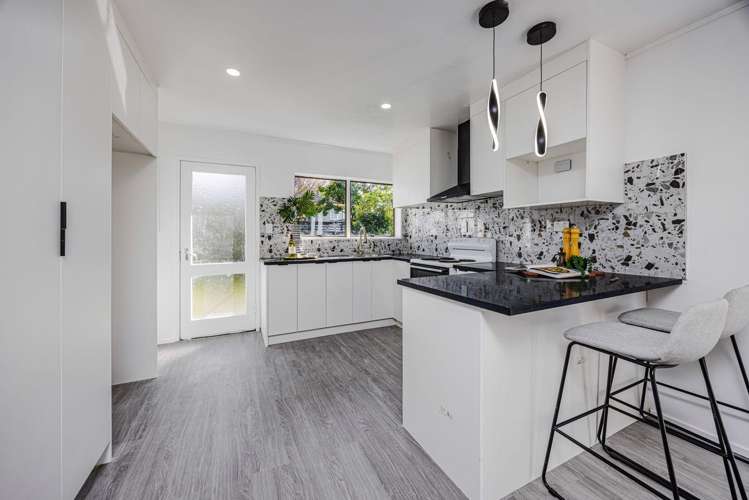 2/29 Trentham Road Papakura_5