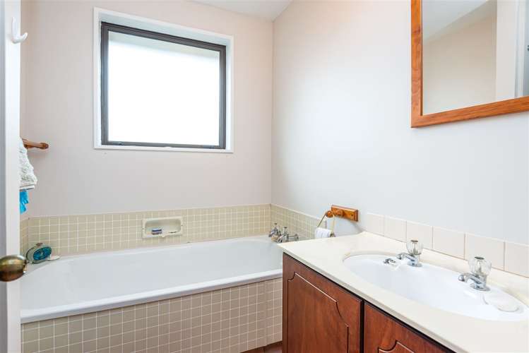 1/5 Wynand Place Sockburn_12