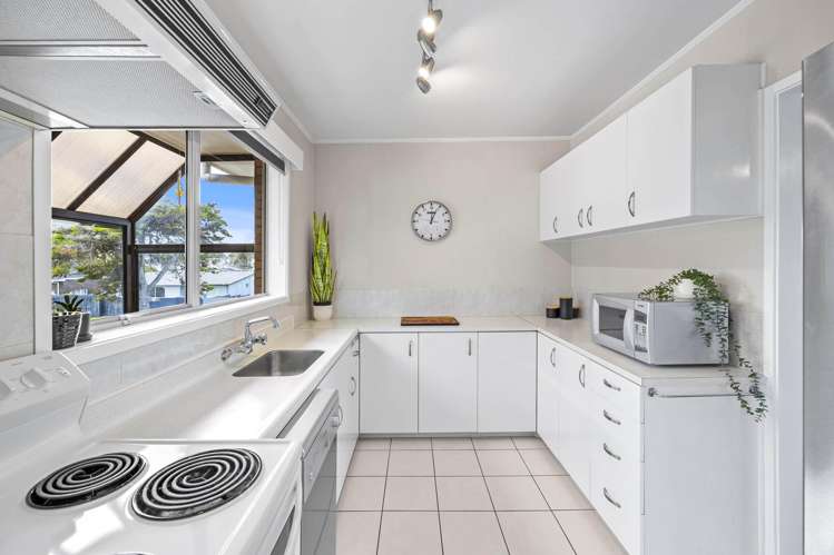 2/54 Luton Avenue Sunnyhills_7