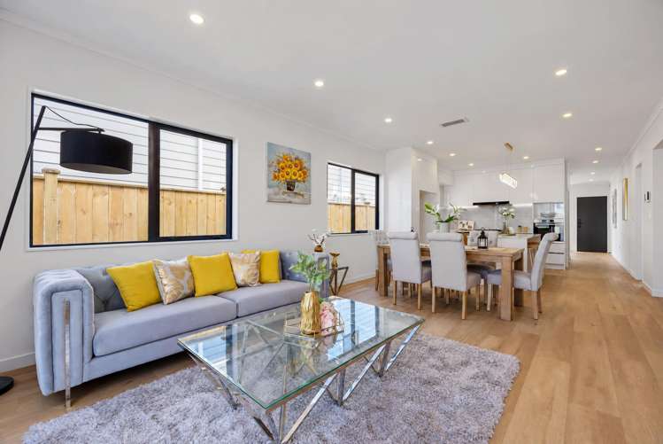 25 Obelus Road_5